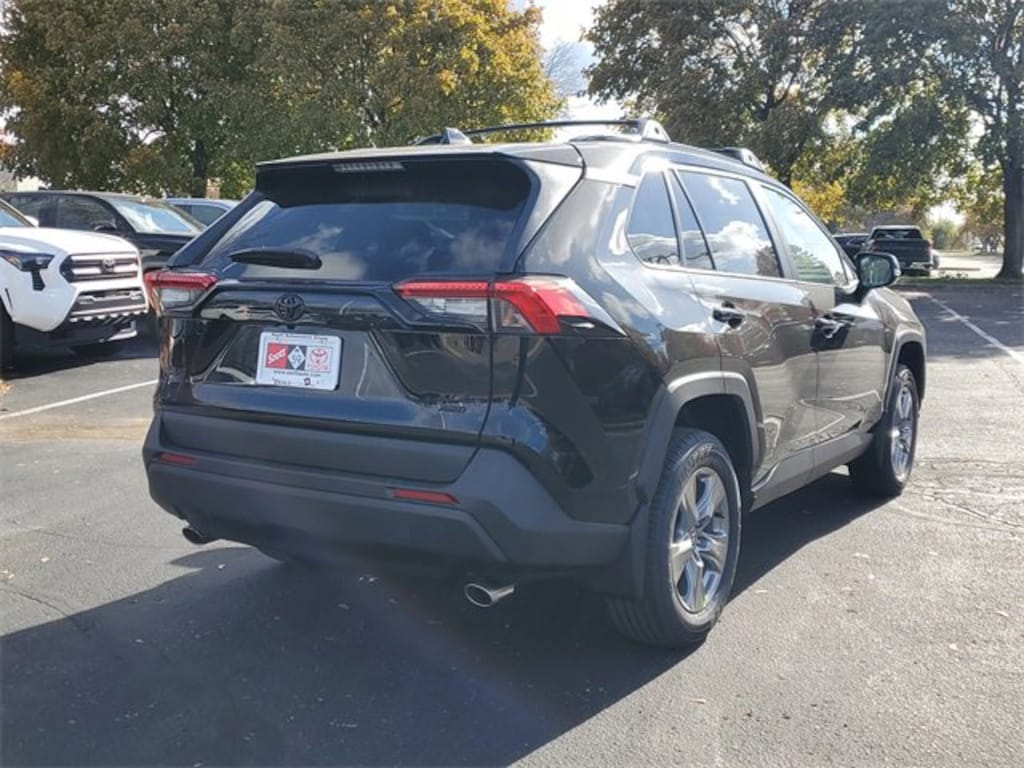 New 2025 Toyota RAV4 XLE XLE AWD SUV