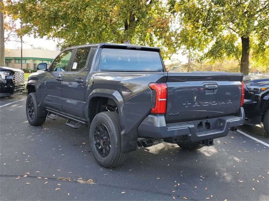New 2025 Toyota Tacoma SR5 4X4 DOUBLE CAB