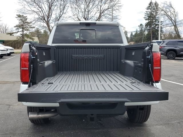 2026 Toyota Tacoma TRD Sport - Photo 9