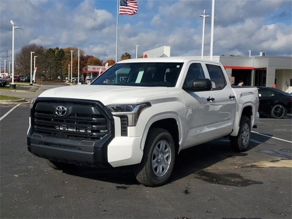 New 2026 Toyota Tundra SR SR CREWMAX 5.5