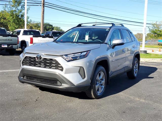 2025 Toyota RAV4 XLE photo 2