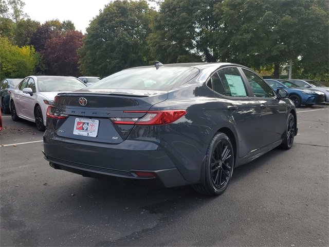2026 Toyota Camry SE photo 4