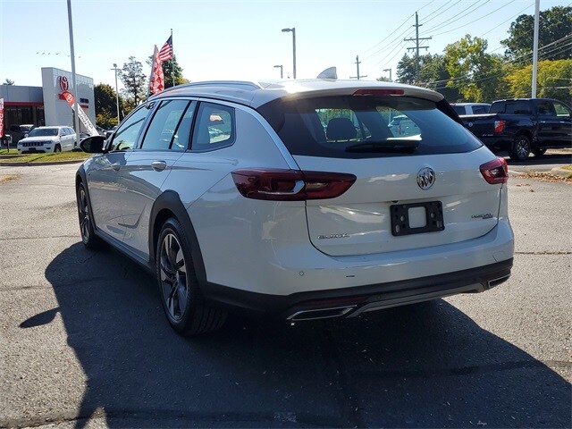 2018 Buick Regal TourX Preferred photo 3