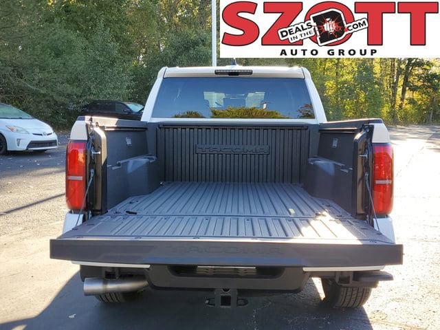 2025 Toyota Tacoma TRD Sport - Photo 8