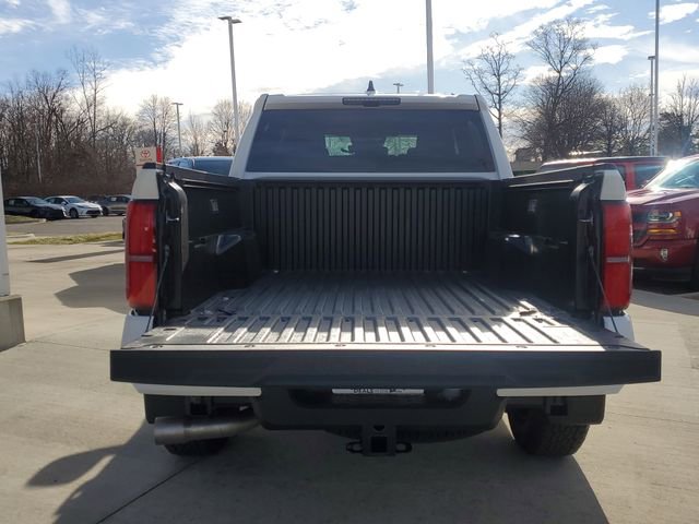 2026 Toyota Tacoma SR5 - Photo 8