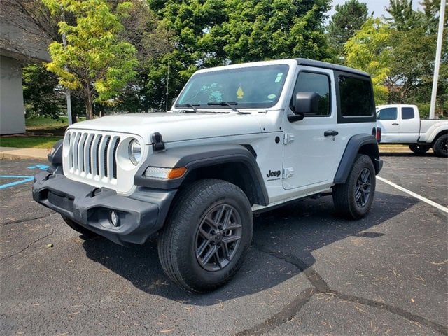 Used 2022 Jeep Wrangler Sport with VIN 1C4GJXAN6NW255738 for sale in Waterford, MI