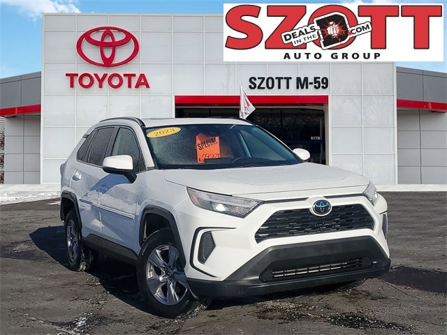 2023 Toyota RAV4 XLE's photo