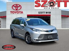 Used 2025 Toyota Sienna XLE Van Passenger Van for sale in Waterford, MI