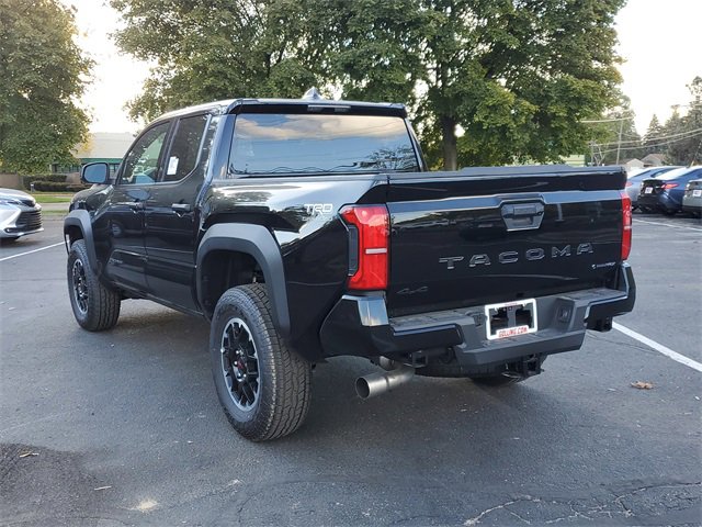 2025 Toyota Tacoma TRD Off-Road 4x4 Double Cab photo 3