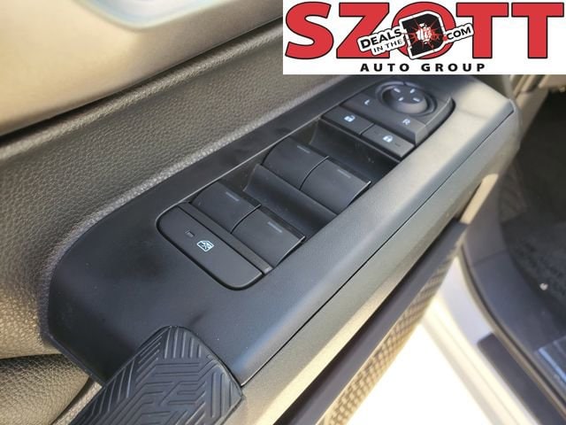 2025 Toyota Tacoma TRD Sport - Photo 15