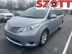 Used 2015 Toyota Sienna LE Van for sale in Waterford, MI