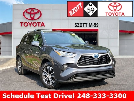 Used 2020 Toyota Highlander Hybrid XLE SUV for sale near Detroit