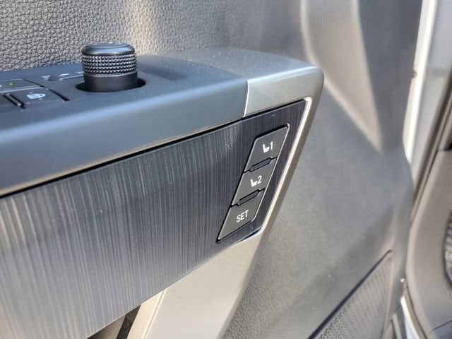 2026 Toyota Tundra Platinum - Photo 18
