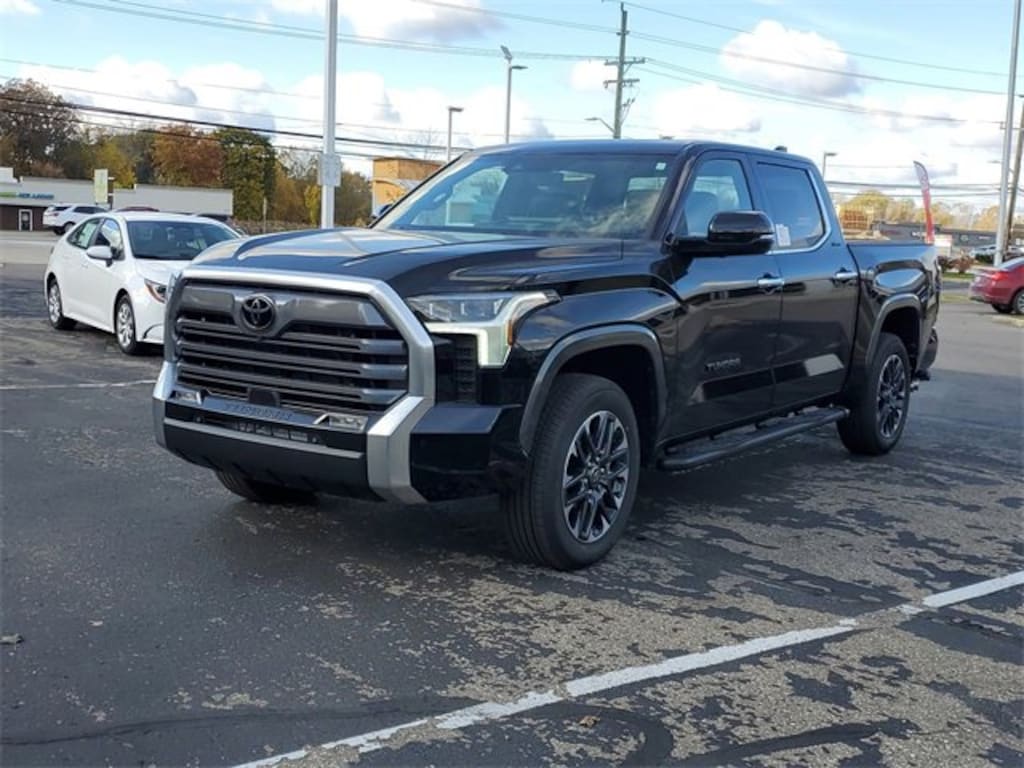 New 2026 Toyota Tundra Limited LIMITED CREWMAX 5.5