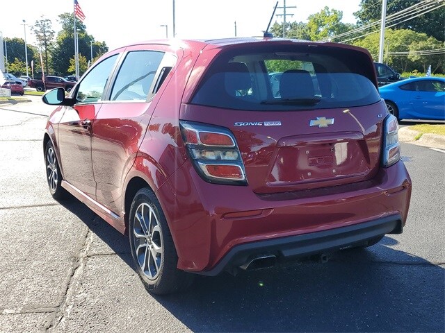 2017 Chevrolet Sonic LT photo 3