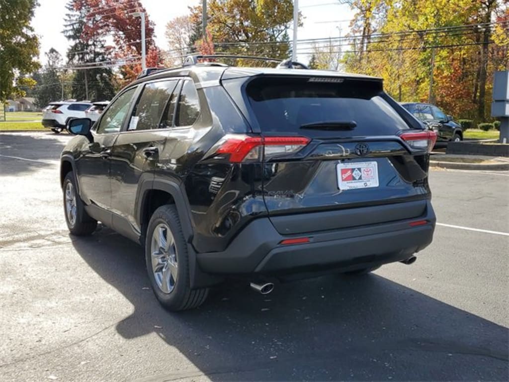 New 2025 Toyota RAV4 XLE XLE AWD SUV