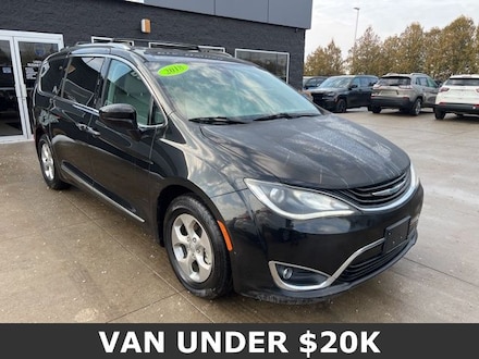 2018 Chrysler Pacifica Hybrid Touring L Van Passenger Van