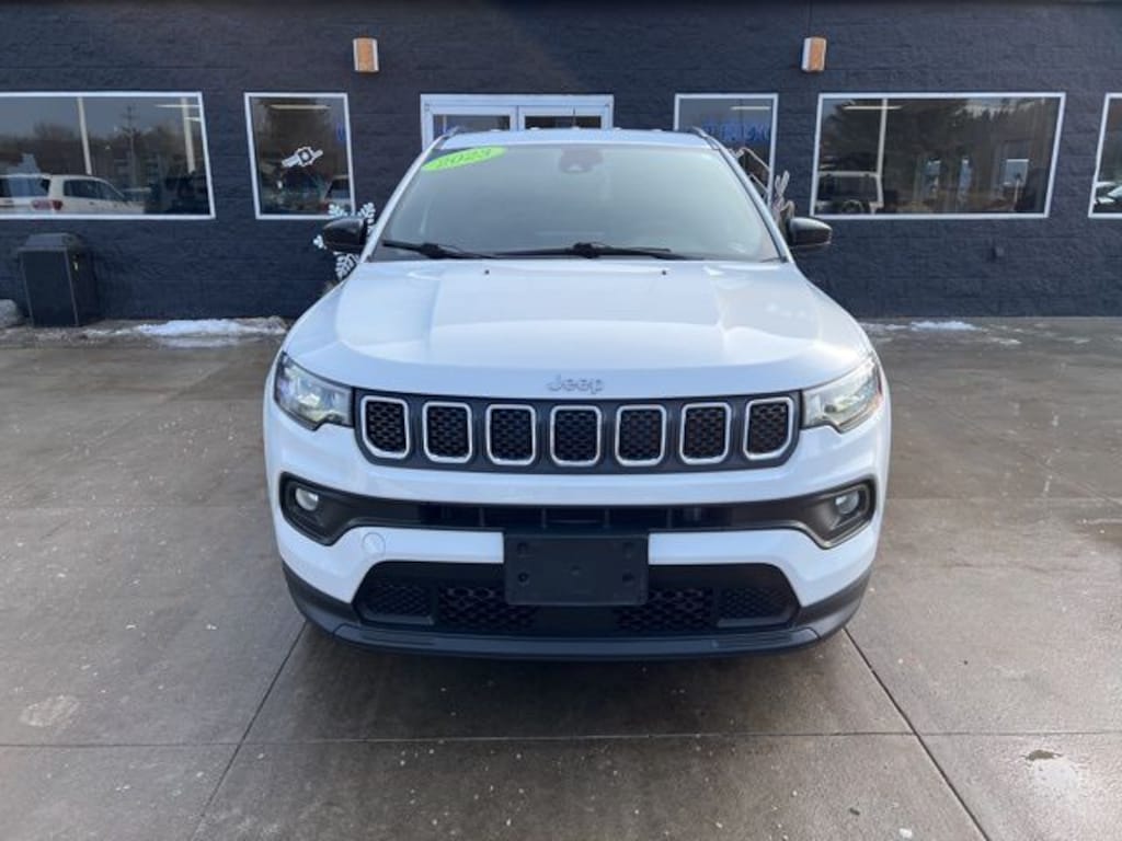 Used 2023 Jeep Compass Latitude SUV