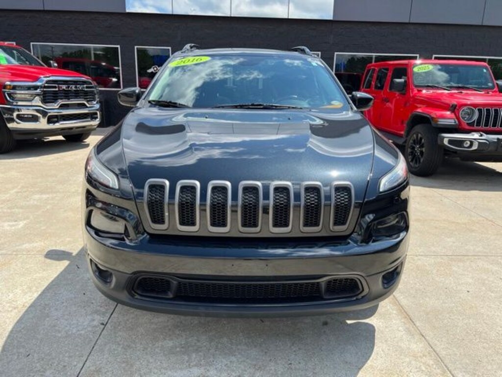Certified 2016 Jeep Cherokee Latitude 4x4 SUV