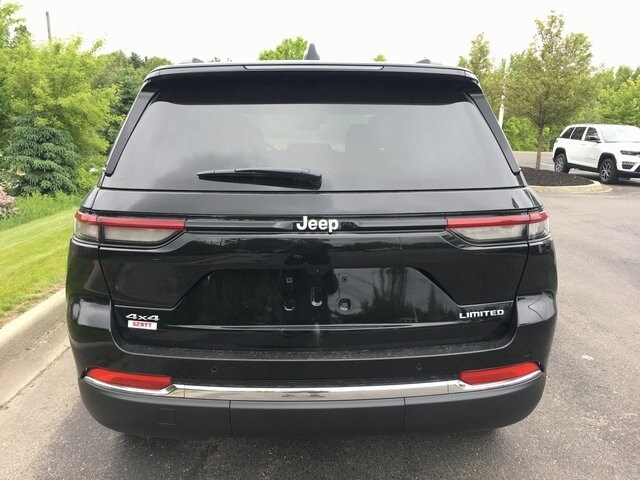 2025 Jeep Grand Cherokee Limited photo 4