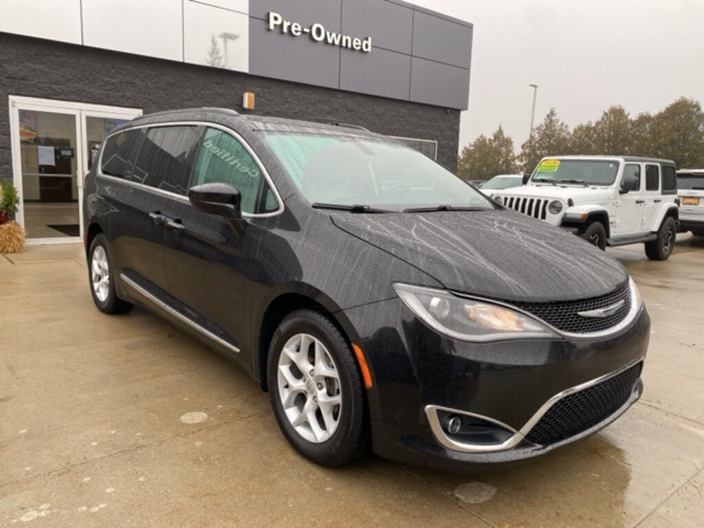 Certified 2017 Chrysler Pacifica Touring-L Van
