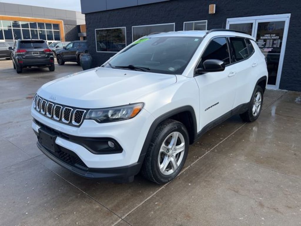 Used 2023 Jeep Compass Latitude SUV