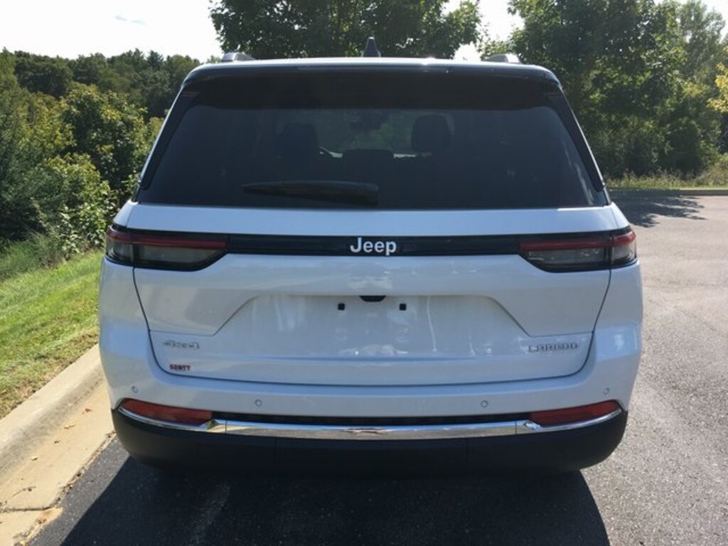 New 2025 Jeep Grand Cherokee Laredo SUV