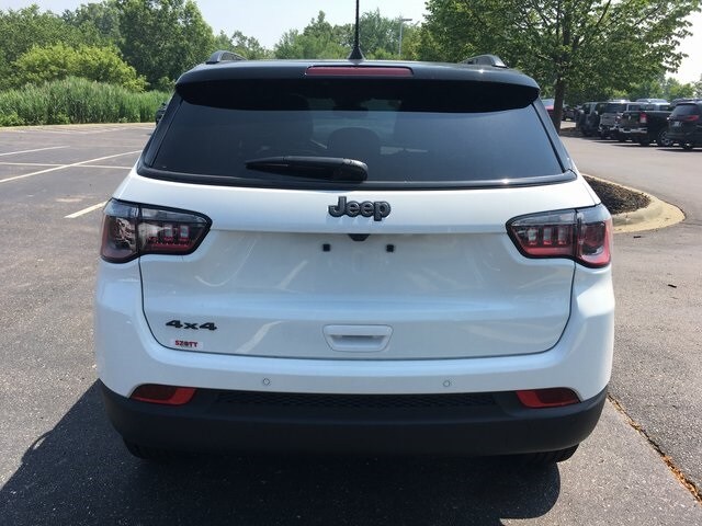 2025 Jeep Compass Limited photo 4