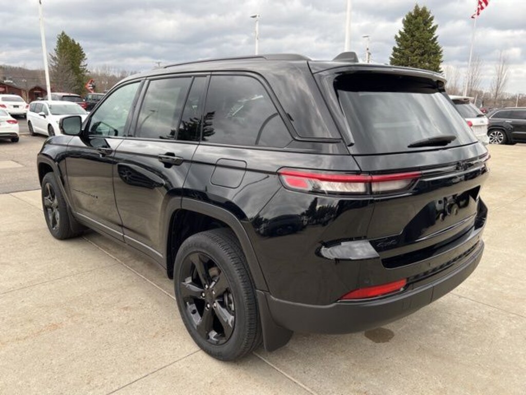 Certified 2024 Jeep Grand Cherokee Laredo SUV