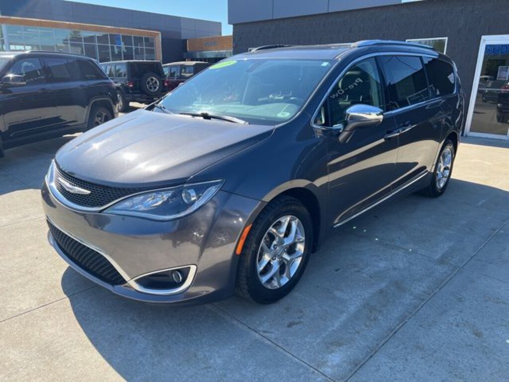 Certified 2018 Chrysler Pacifica Limited Van