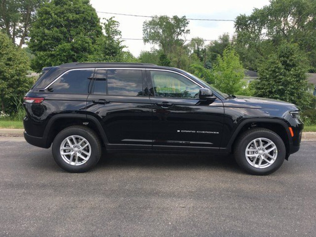 New 2025 Jeep Grand Cherokee Laredo SUV