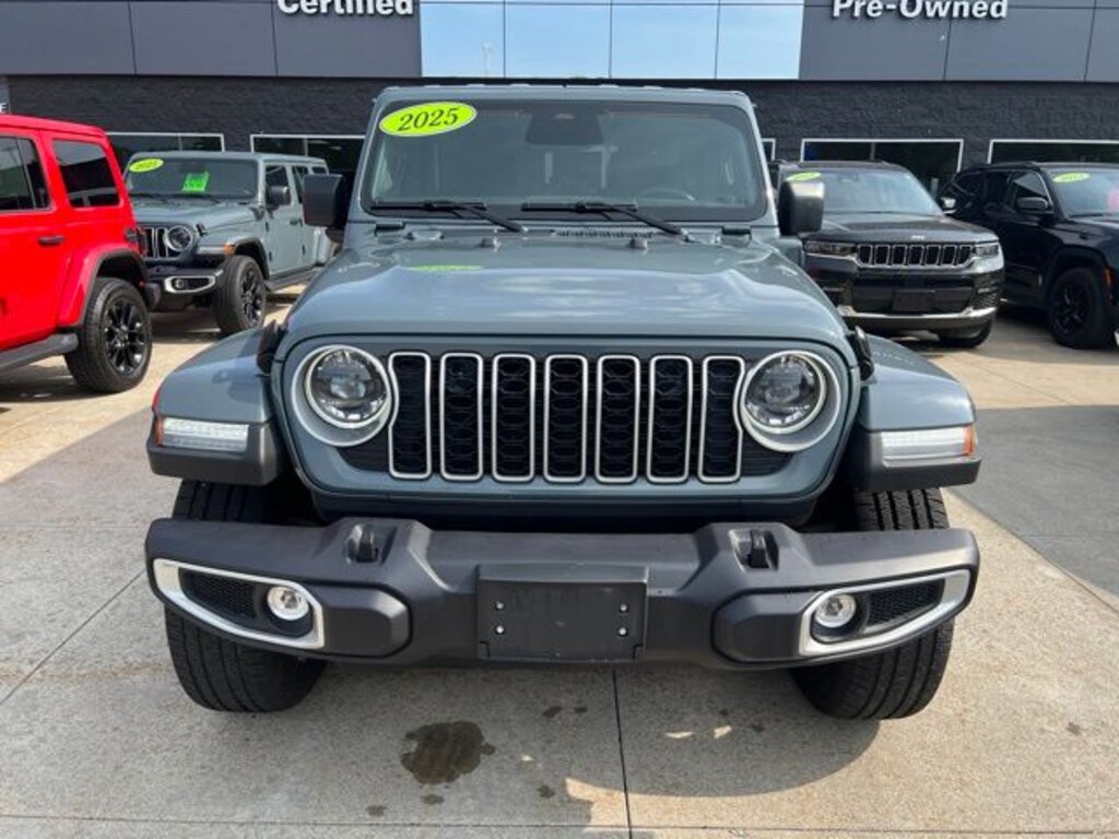 Used 2025 Jeep Wrangler 4xe Sahara SUV