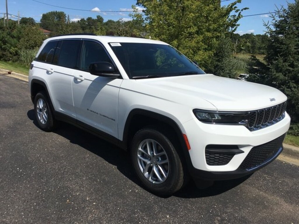 New 2025 Jeep Grand Cherokee Laredo SUV