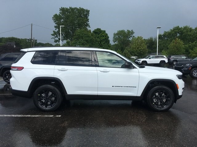 2025 Jeep Grand Cherokee Altitude X photo 2