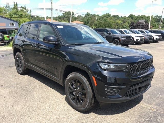 2025 Jeep Grand Cherokee Altitude's photo