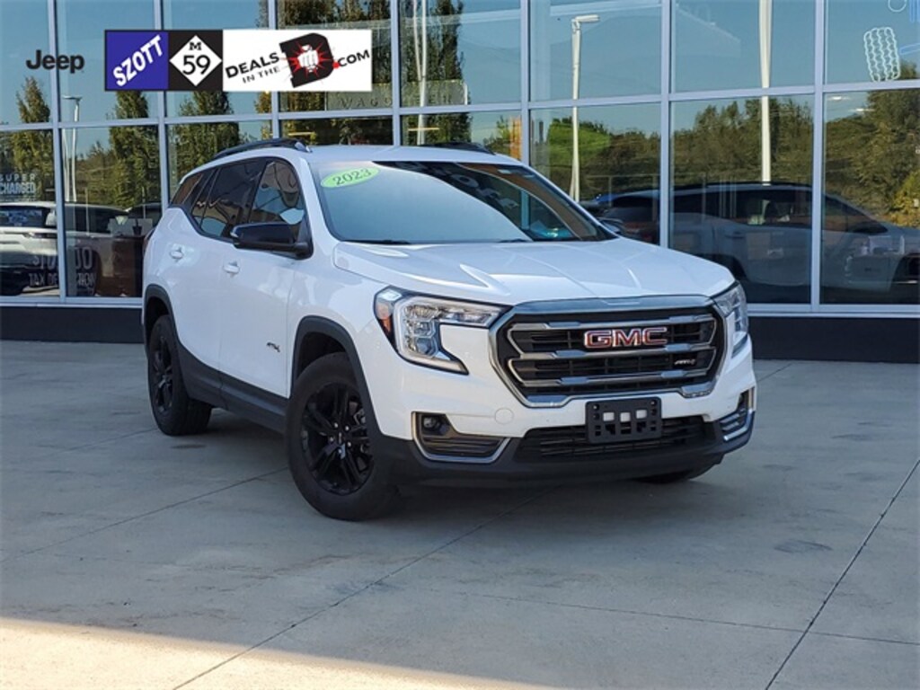 Used 2023 GMC Terrain AT4 SUV