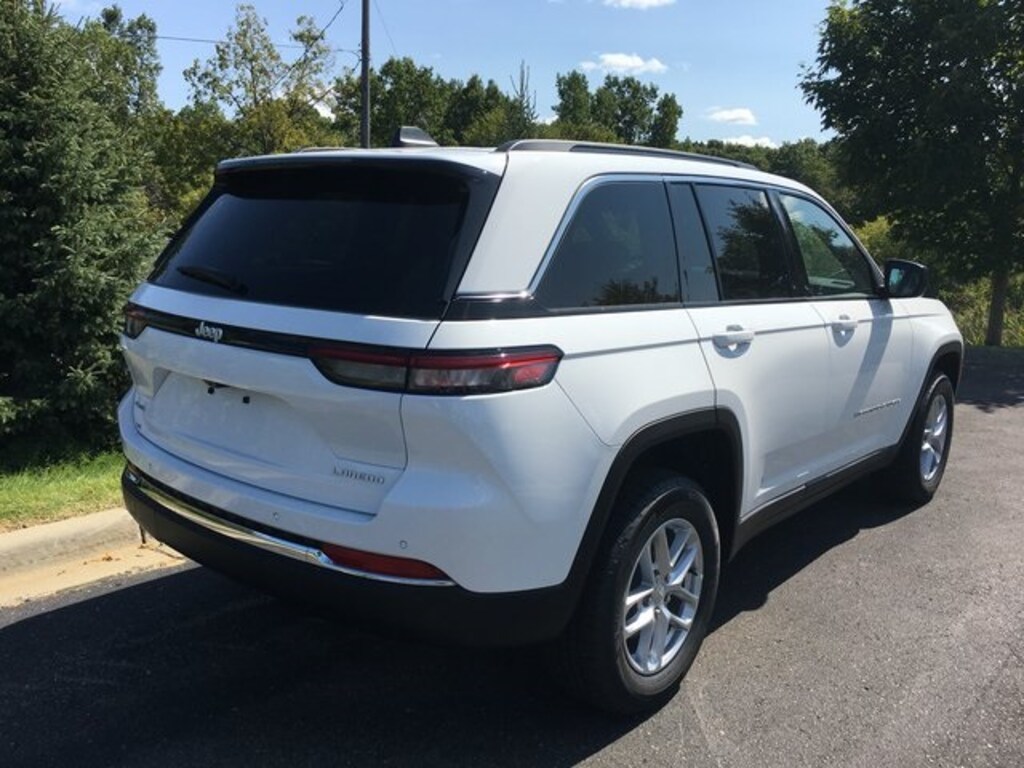 New 2025 Jeep Grand Cherokee Laredo SUV