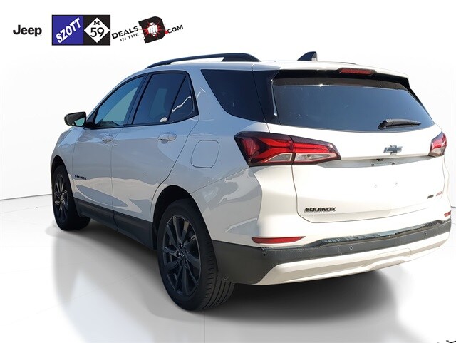 2023 Chevrolet Equinox RS photo 2