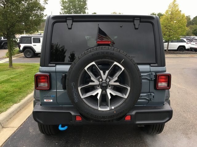 2024 Jeep Wrangler Sport photo 4