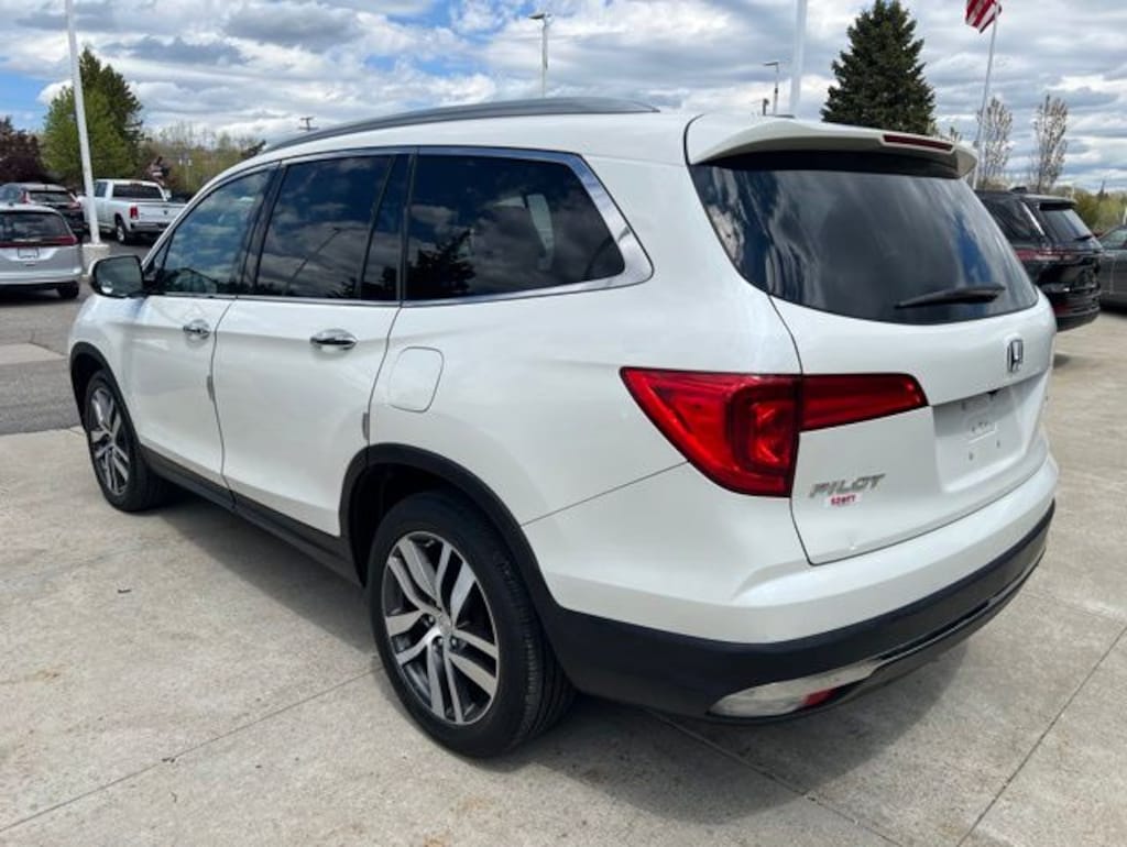 Certified 2016 Honda Pilot Touring AWD SUV