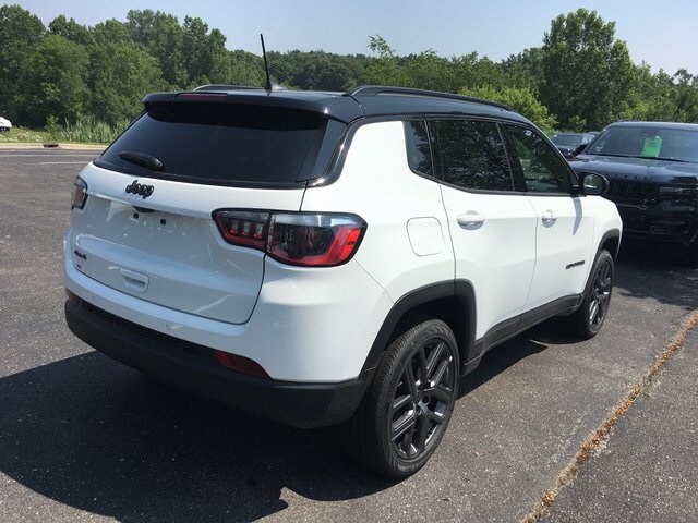 2025 Jeep Compass Limited photo 3