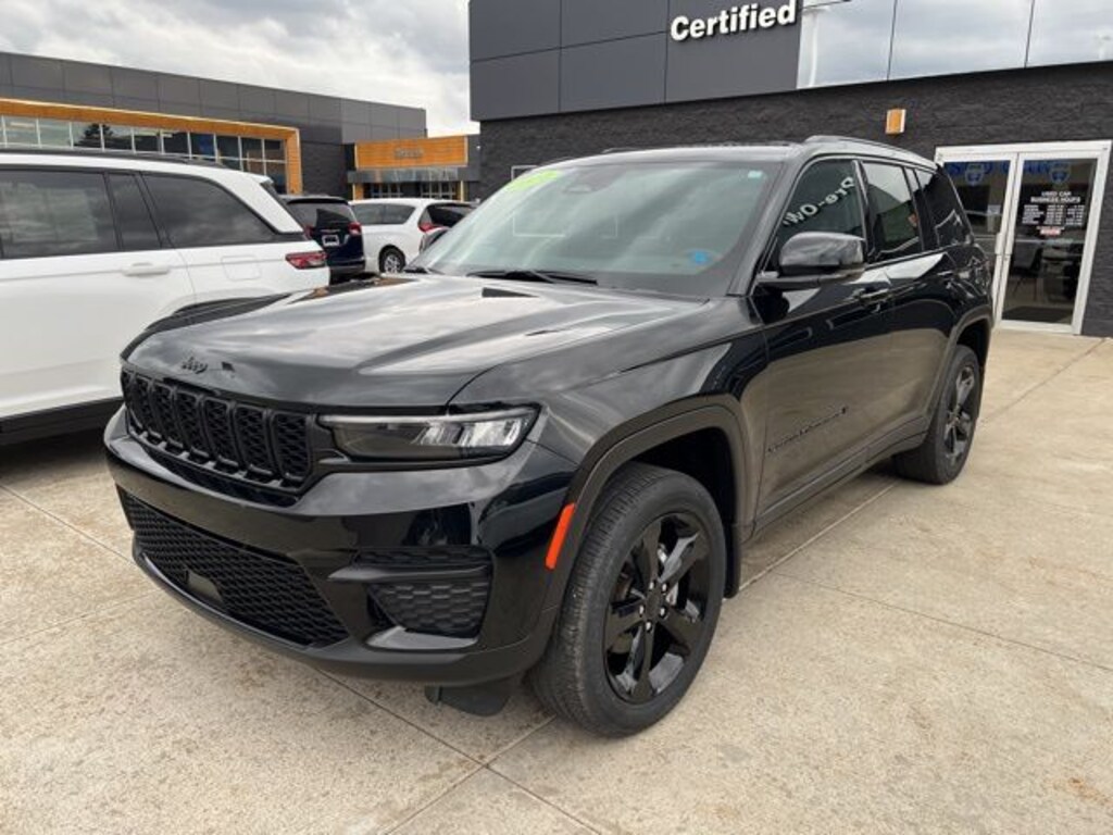 Certified 2024 Jeep Grand Cherokee Laredo SUV