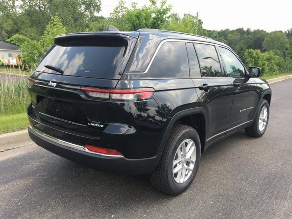 New 2025 Jeep Grand Cherokee Laredo SUV