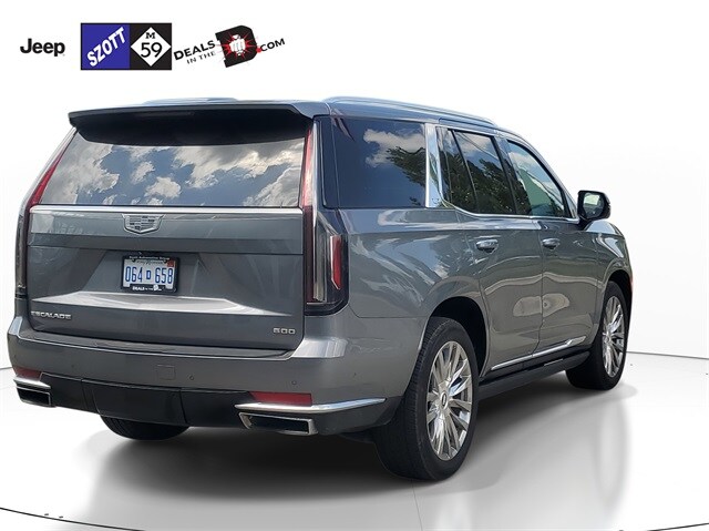 2021 Cadillac Escalade Premium Luxury photo 3