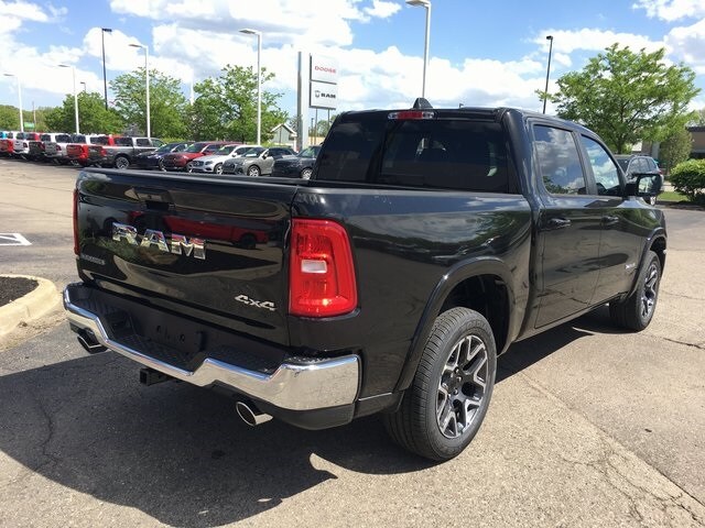 2025 Ram 1500 Laramie photo 3