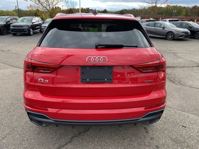 2022 Audi Q3 45 TFSI S line Premium photo 4