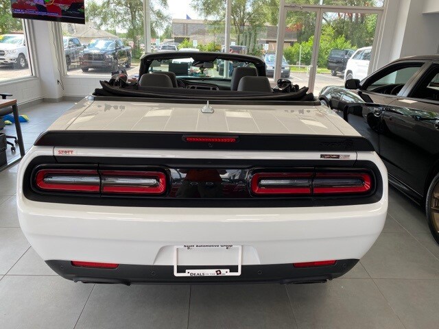 2022 Dodge Challenger SRT8 Hellcat photo 3