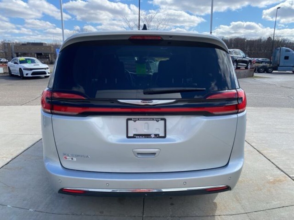 Used 2024 Chrysler Pacifica Touring L Van Passenger Van