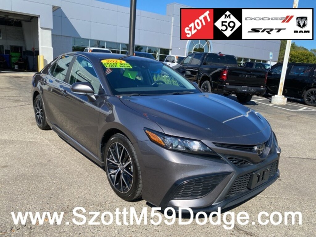 Used 2023 Toyota Camry SE Sedan