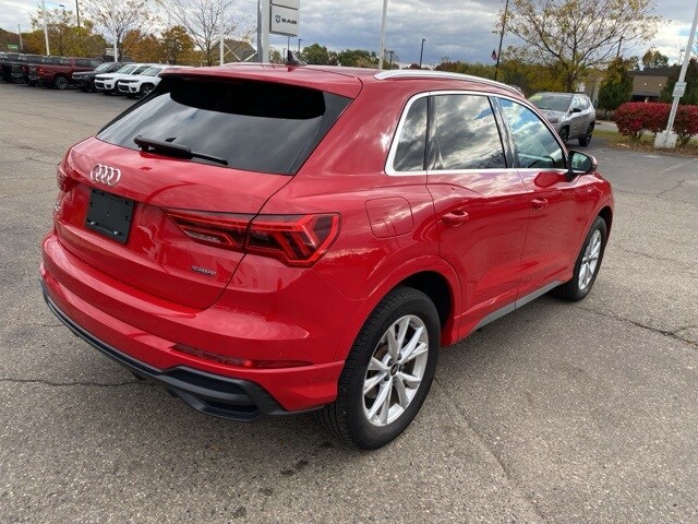2022 Audi Q3 45 TFSI S line Premium photo 3